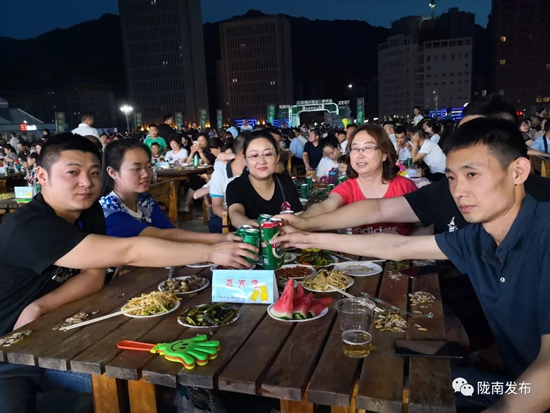 好嗨喲！隴南第一屆青島啤酒節(jié)開幕啦，為期8天