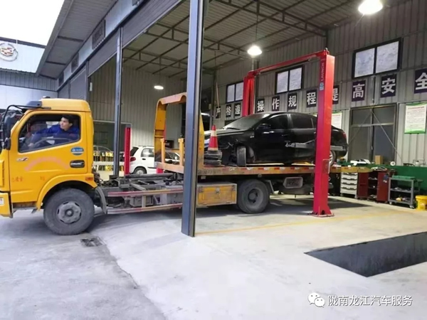 金錘鈑金，銀槍噴漆！龍江汽修值得信賴！