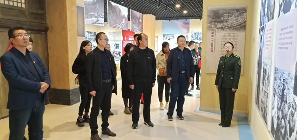 市龍江集團(tuán)開展“不忘初心、牢記使命”主題黨日活動(dòng)